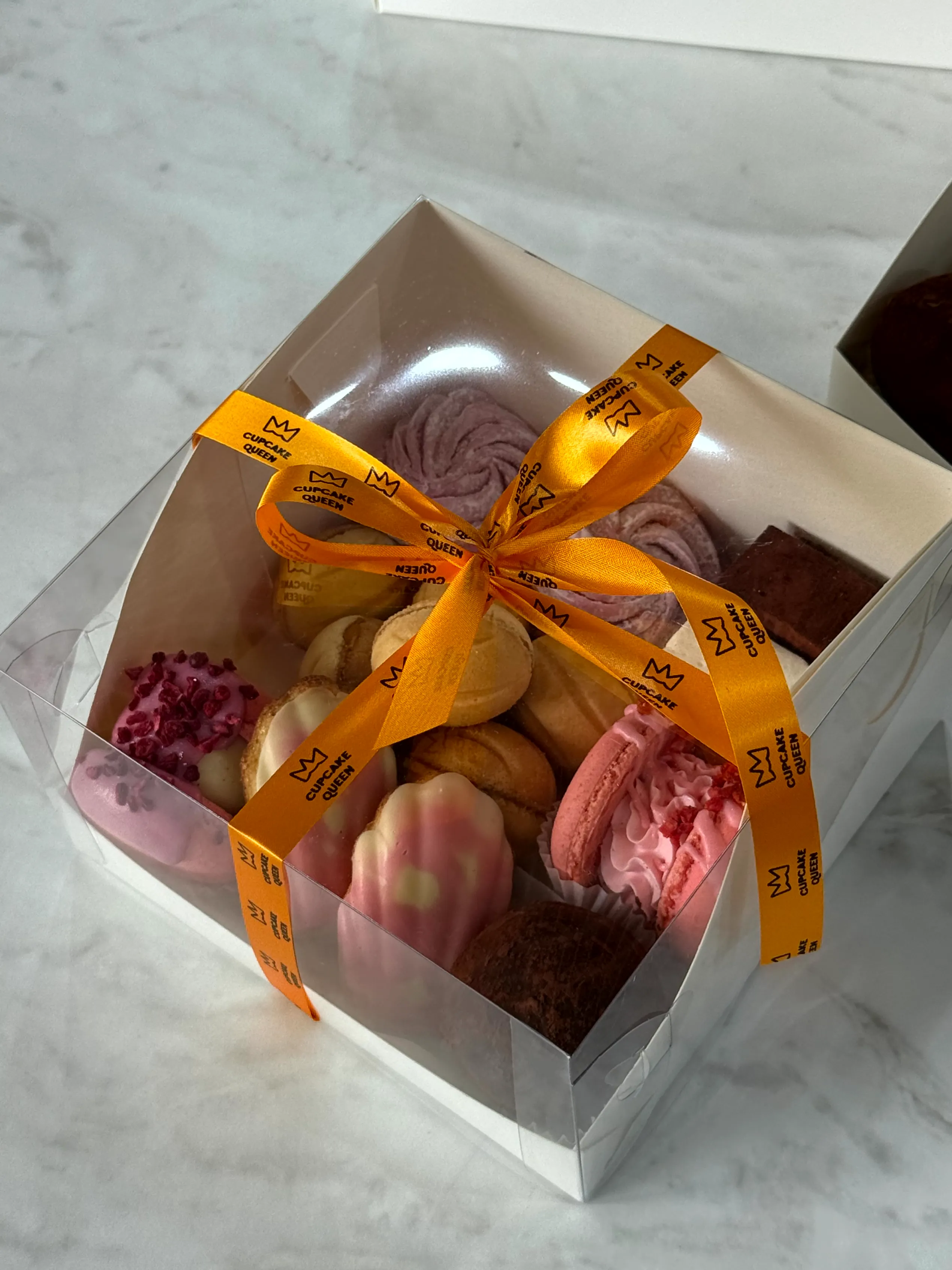 Фирменная подарочная упаковка 