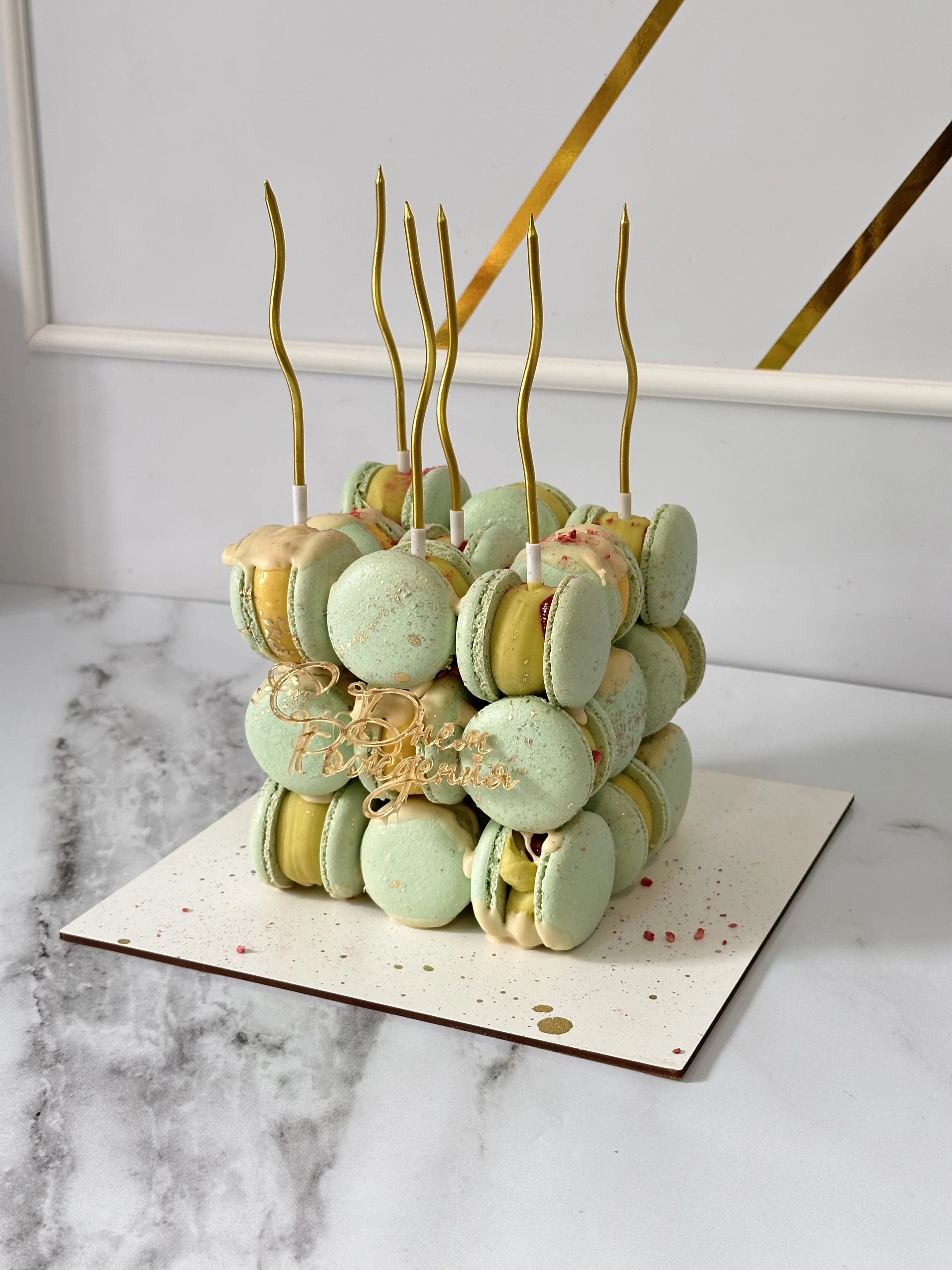 Начинка пирожного Mакарон Торт заказать в кондитерской