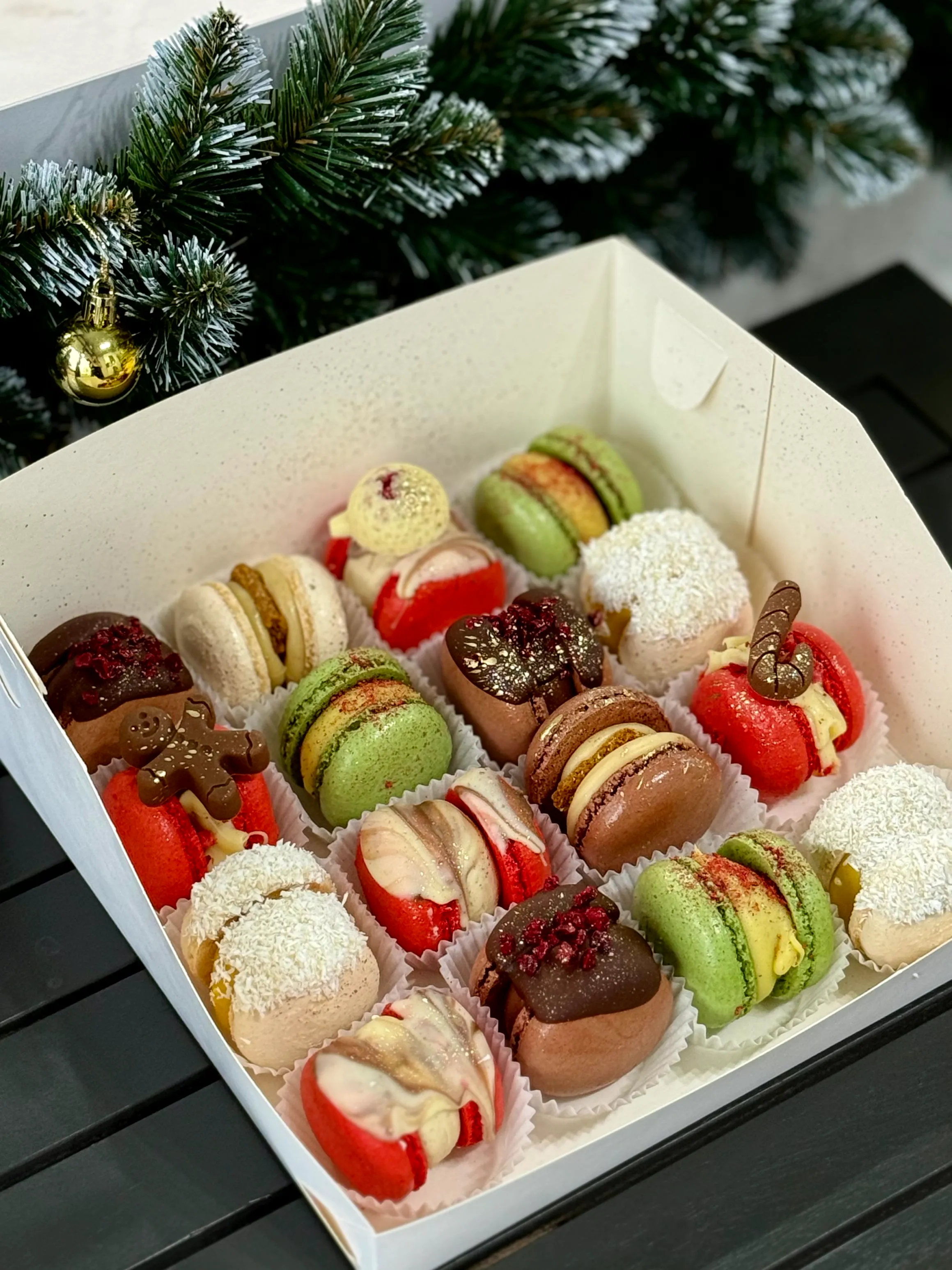 Начинка Макарон ассорти на Новый год и Рождество заказать в кондитерской
