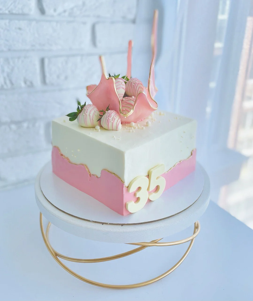 Торт для женщины на юбилей
