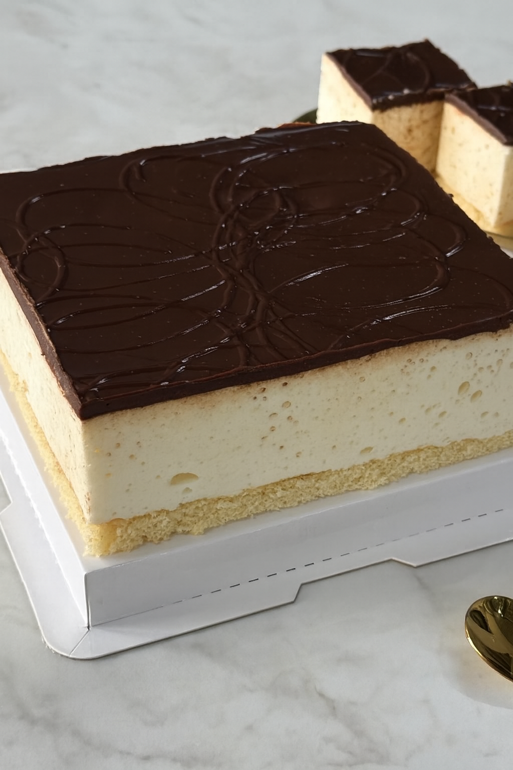 Торт птичье молоко 1 кг.