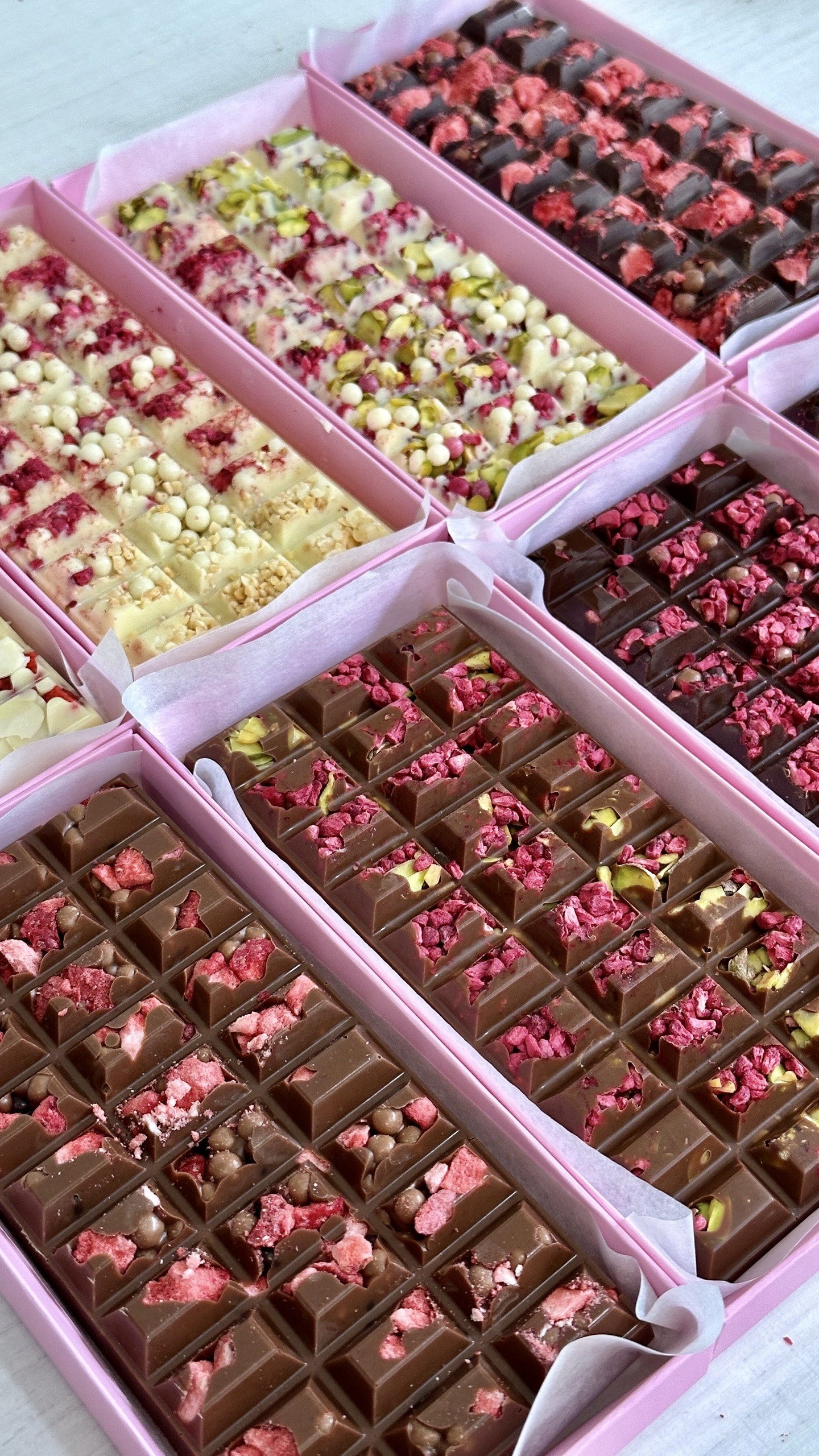 Производство изготовление шоколада, конфет ручной работы из настоящего 100% бельгийского шоколада